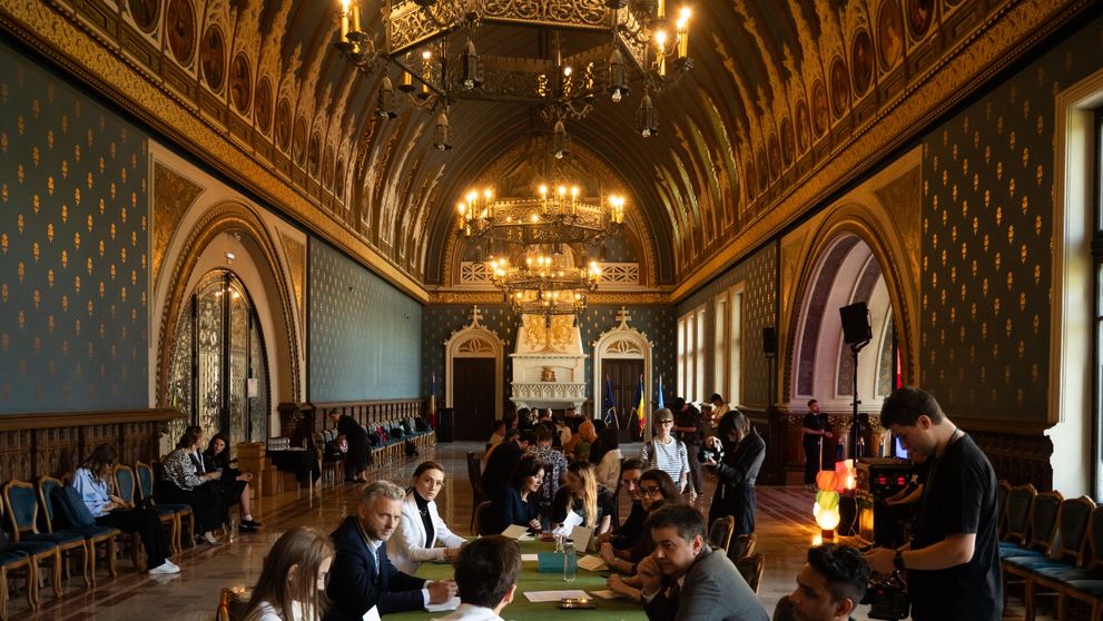 Zeci de tineri au participat la programul de mentorat pentru antreprenori, la Romanian Creative Week. Program educațional gratuit de banking, business, juridic și marketing, oferit de experți în domeniu