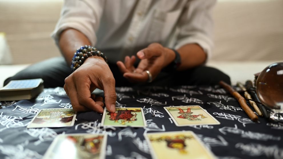 Cartea de tarot care influențează ziua de 18 decembrie 2025. Cele trei zodii care vor avea parte de un câștig uimitor în următoarele ore
