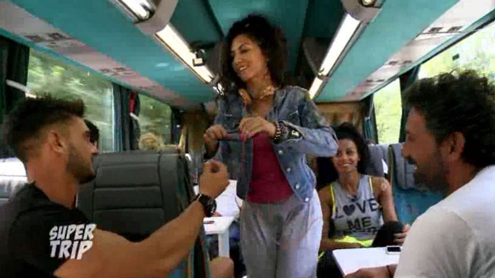 Doinita Oancea l-a imitat pe Dorian Popa. Ipostazele care au adus zambetul pe buzele concurentilor