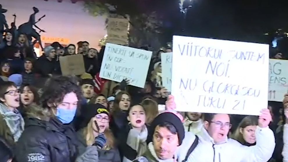 Protestul împotriva lui Călin Georgescu din Piața Universității. Ce s-a întâmplat în timpul manifestației