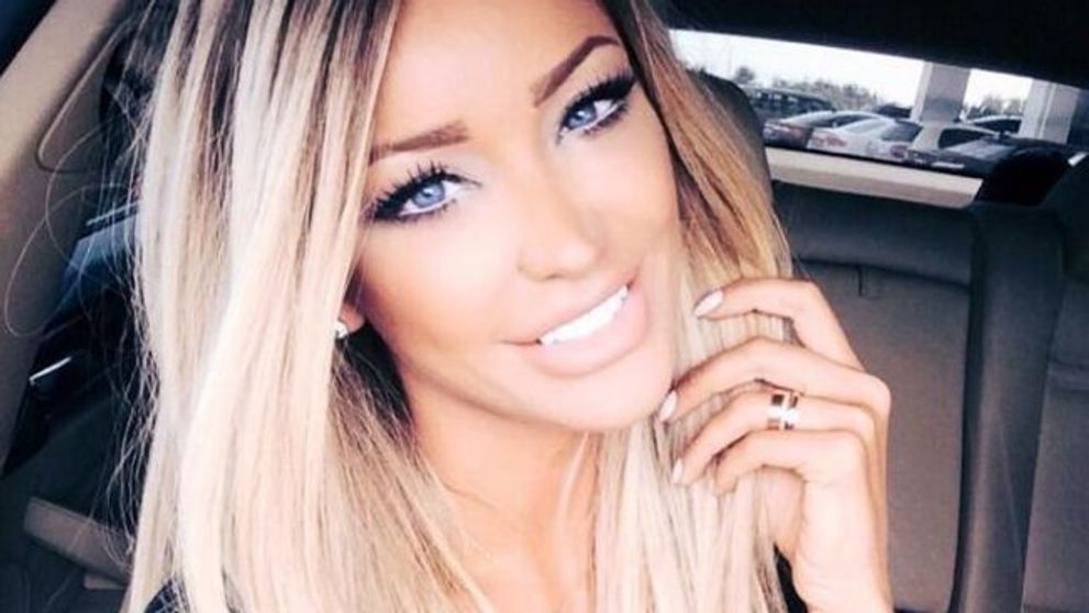 Bianca Dragusanu, la primele ore ale diminetii. Cum arata in realitate chipul vedetei