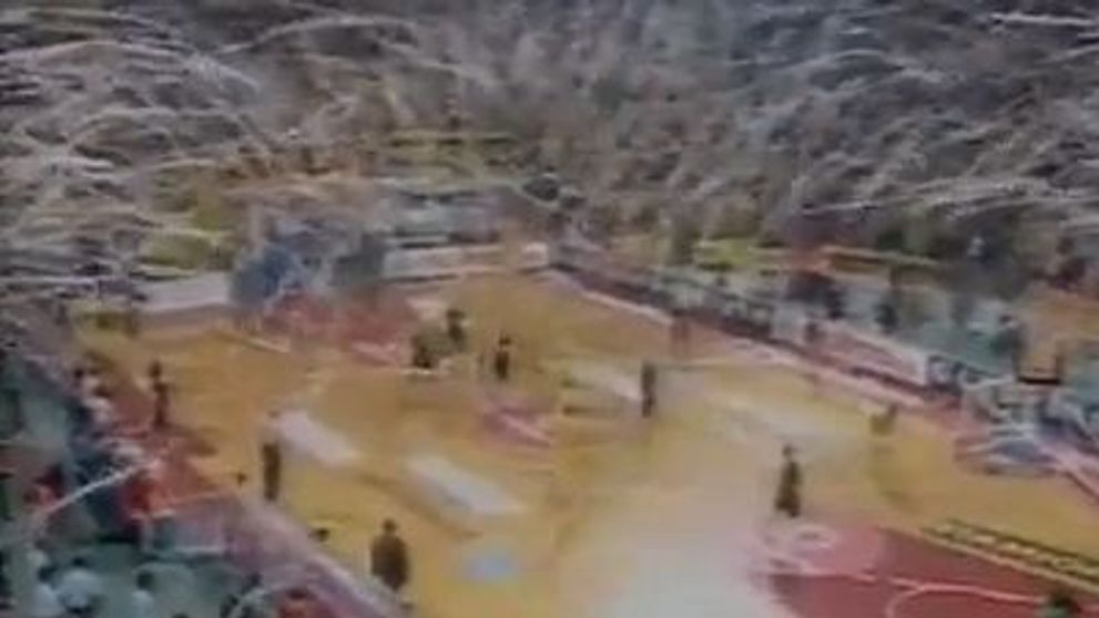 Baschetbalisti loviti cu hartie igienica. Vezi VIDEO