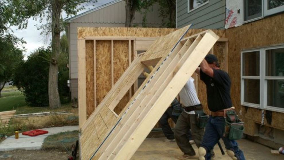 (P) 5 beneficii pe care OSB-ul le oferă proiectului tău de bricolaj