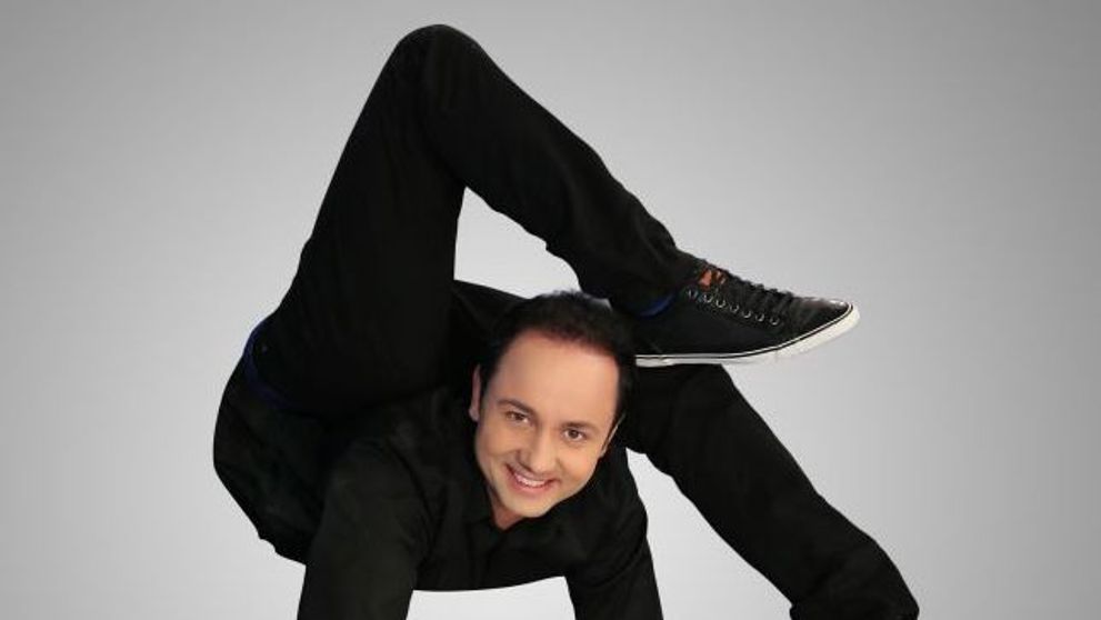 Catalin Maruta s-a contorsionat precum Zlata pentru un calendar 2013. VIDEO
