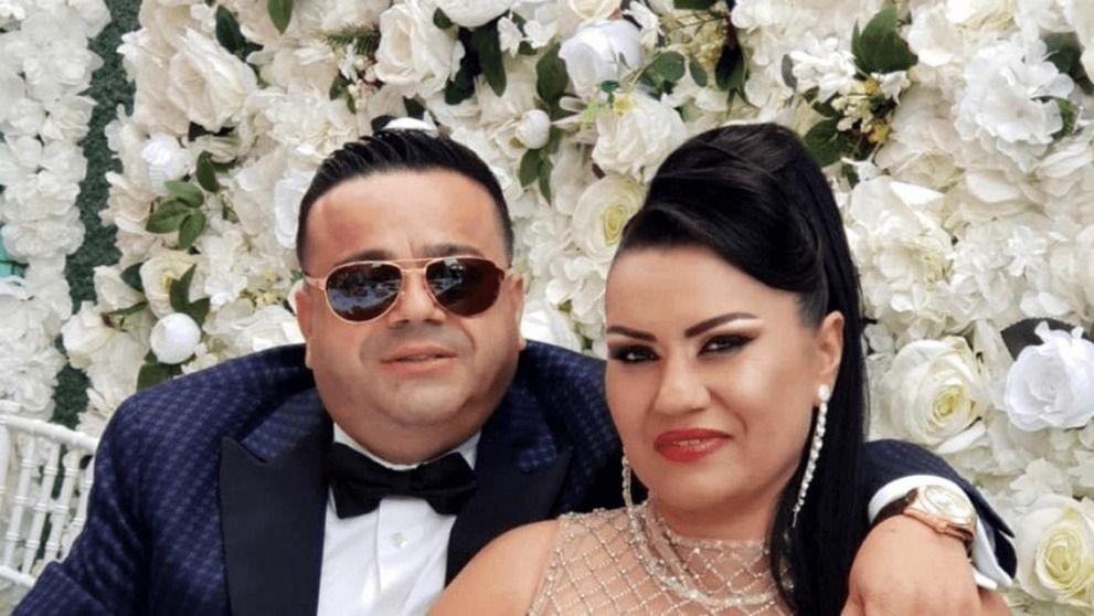 Adrian Minune, surprins în ipostaze tandre alături de o femeie misterioasă! Fiul lui a fost martor la întreaga scenă desfășurată în Mamaia