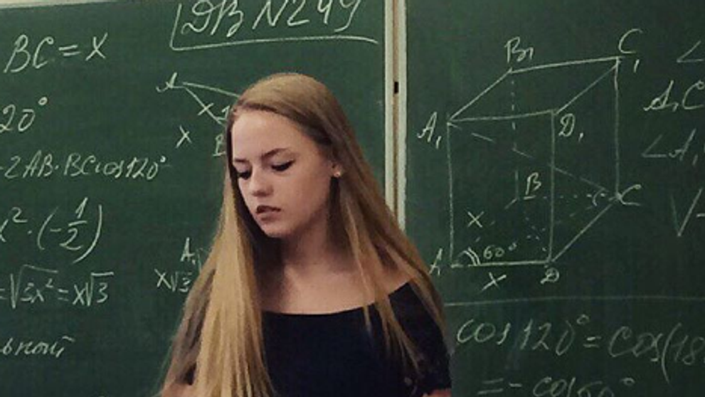 Ea este cea mai sexy profesoara de matematica din lume. Cum arata femeia superba care preda ecuatii si fractii