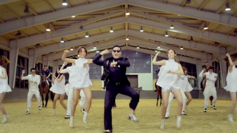 Au trecut aproape 2 ani de cand a fost lansat, dar inca bate recorduri: Ce a mai bifat  PSY de data aceasta cu 'Gangnam Style'
