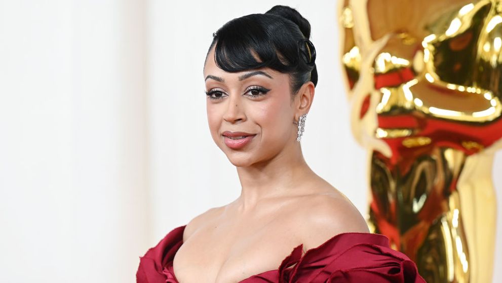 Accident ”vestimentar”major la gala premiilor Oscar 2024! Motivul pentru care o actriță s-a prăbușit pe covorul roșu