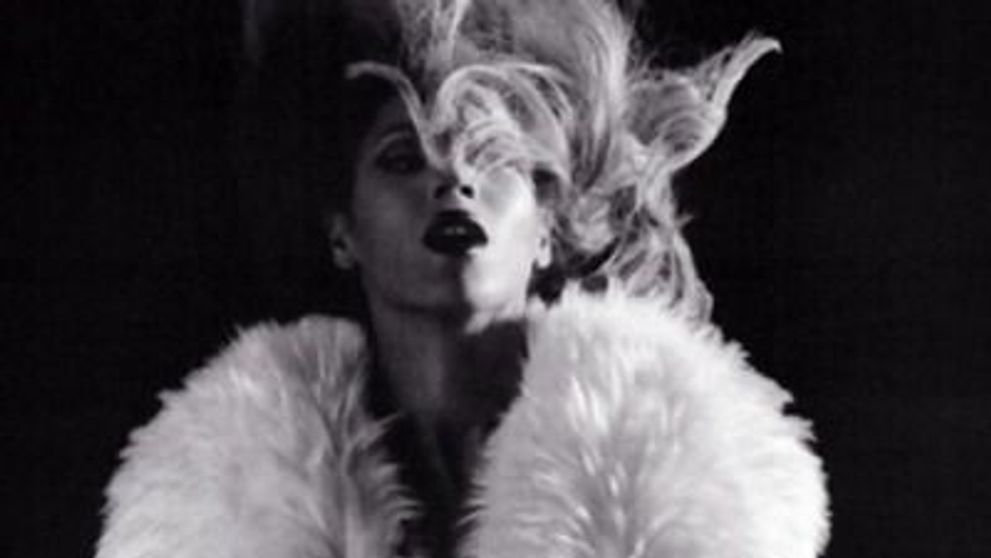 Beyonce a pozat intr-un pictorial senzational pentru Vogue Italia! FOTO + VIDEO