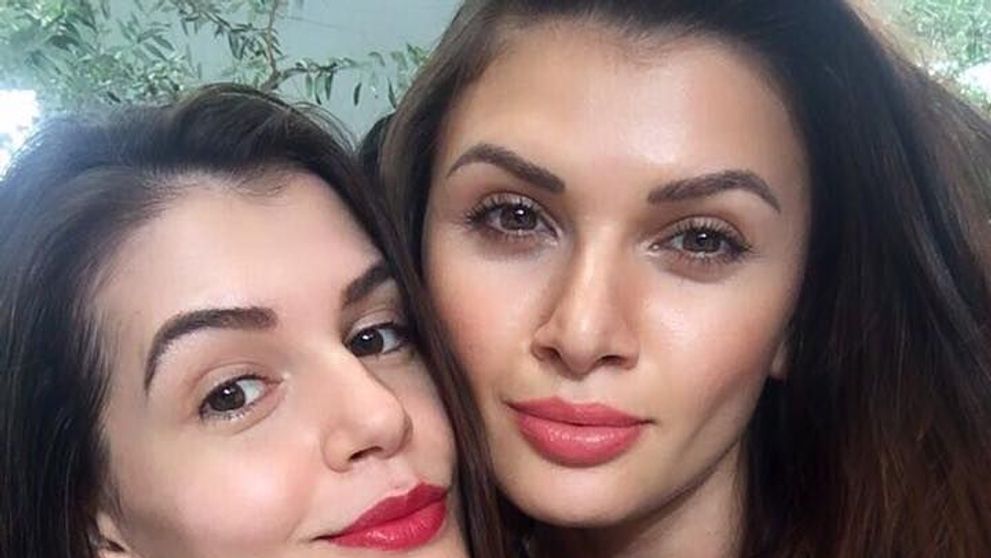 Monica și Ramona Gabor, reuniune în Dubai. Cele două s-au întâlnit în luna aniversării lor