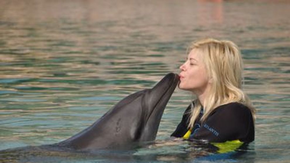 Am sarutat un delfin si mi-a placut... Experientele UNICE traite de Loredana in Emirate