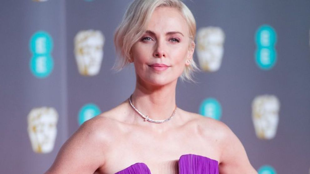 După șapte ani de abstinență totală, Charlize Theron are un nou iubit. Acesta are un copil cu altă actriță celebră