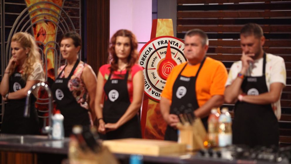 Concurentii MasterChef au gatit la cel mai impresionant castel gotic din Romania! Georgiana si Nea Marin au plecat acasa