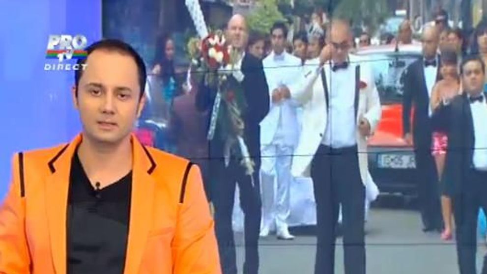 Adi Minune, acuzat ca a furat o sticla de sampanie. Vezi ce a declarat cantaretul