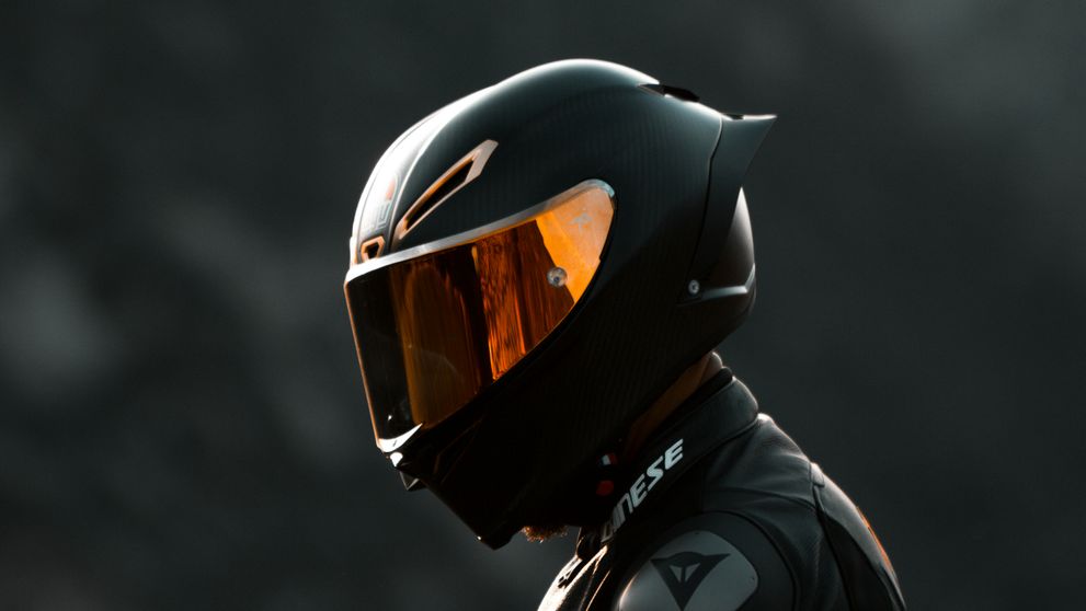 (P) De la clasic la de ultimă generație: evoluția ținutei pentru motociclete