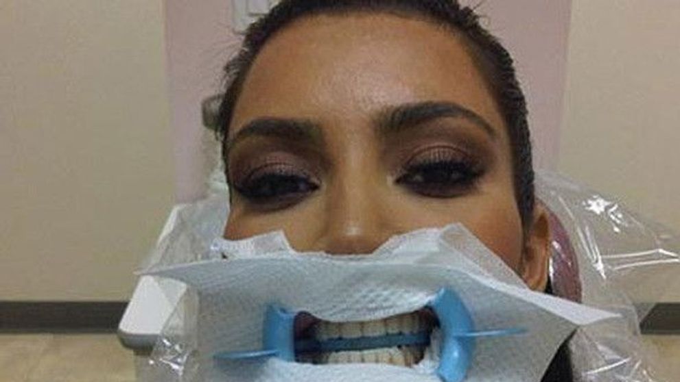 Vezi ce poze au postat Kim Kardashian sau Lindsay Lohan pe Twitter!