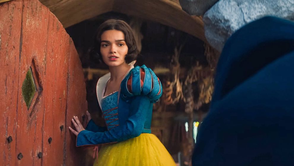 ”Walt Disney s-ar răsuci în mormânt”. Filmul ”Albă ca Zăpada”, marcat de o serie de controverse. Piticii au fost creați digital, iar protagonista este o actriță latino
