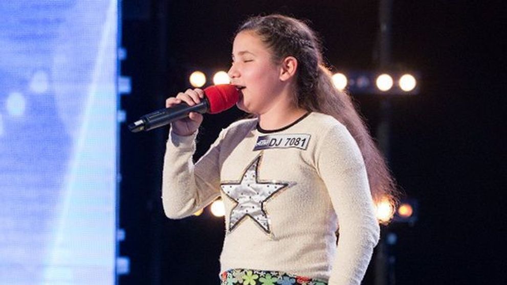Andrada Precup a cantat LIVE alaturi de Nicole Cherry piesa 