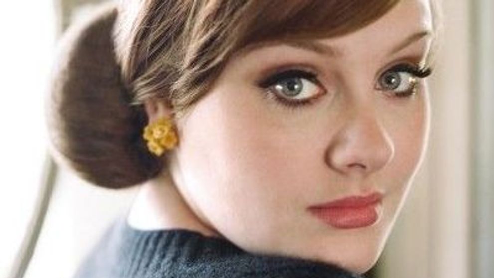 Adele si-a anulat turneul din SUA din cauza unei hemoragii la nivelul corzilor vocale<span style=