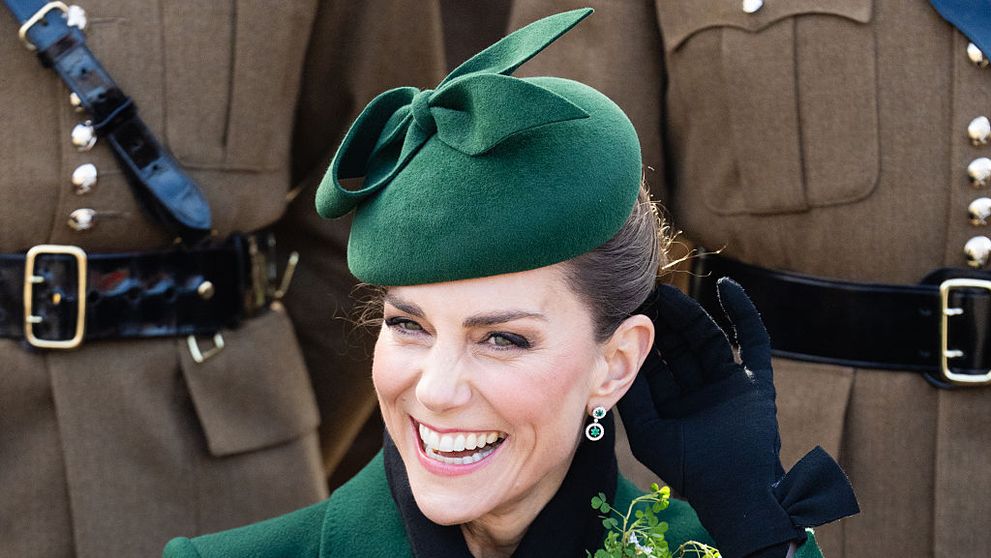 Kate Middleton, din nou virală după gestul făcut de Ziua Sfântului Patrick. Cum a reacționat prințesa când fetița unui soldat i-a sărit în brațe