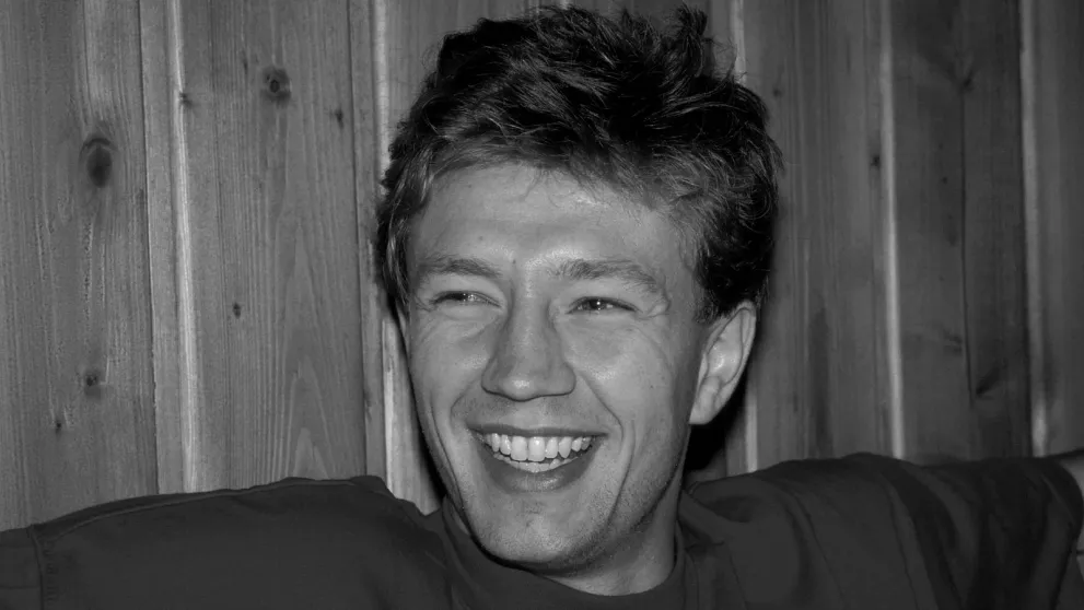 Moarte neobișnuită. Un fost fotbalist, devenit medic, a decedat după ce s-a izbit de o căprioară, în timp ce mergea pe bicicletă