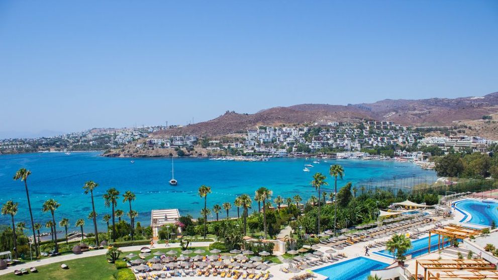 Ce trebuie să facă miile de români care și-au plănuit vacanța de vară în resorturile din Turcia