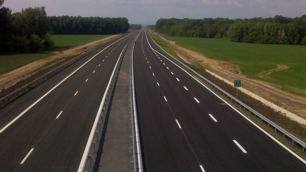 Romania este gata sa inaugureze prima legatura cu un stat vecin printr-o autostrada: FOTO
