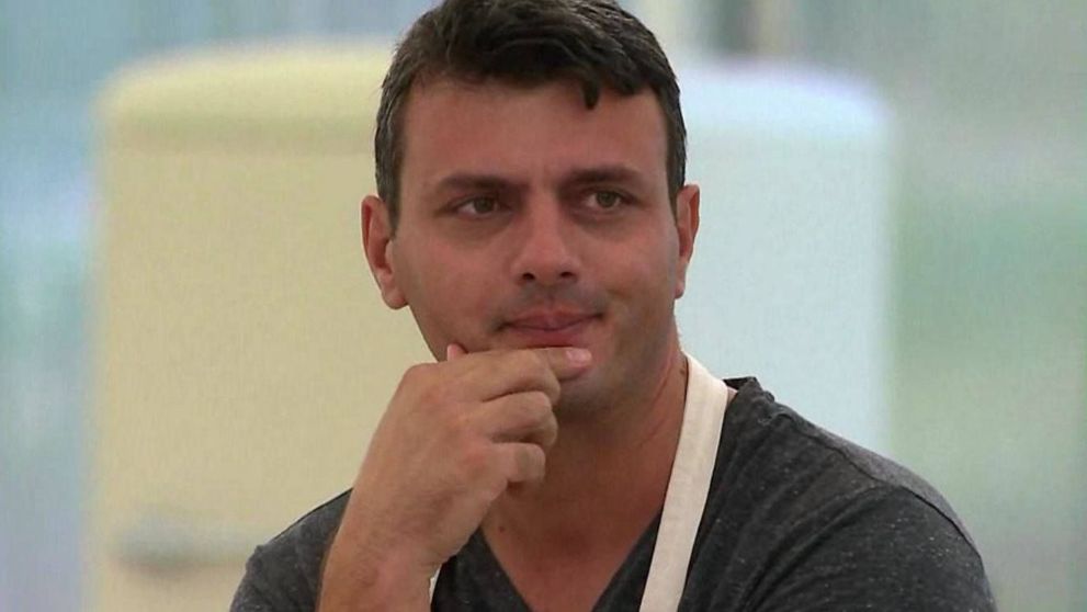 Cand a vazut-o, a izbucnit instant in lacrimi. Surpriza emotionanta de care a avut parte Robert la Bake Off Romania