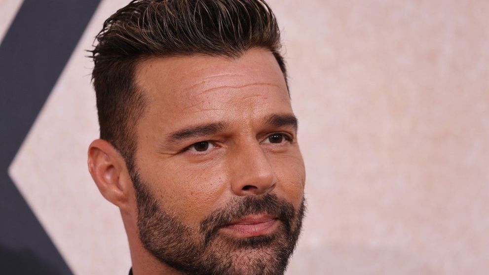 Ricky Martin, acuzat de incest de nepotul său. Artistul ar putea risca până la 50 de ani de închisoare, dacă e găsit vinovat