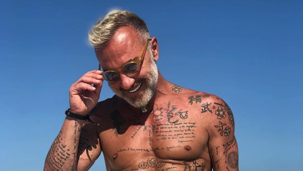 Excentricul miliardar Gianluca, in ipostaze sexy alaturi de o noua tanara