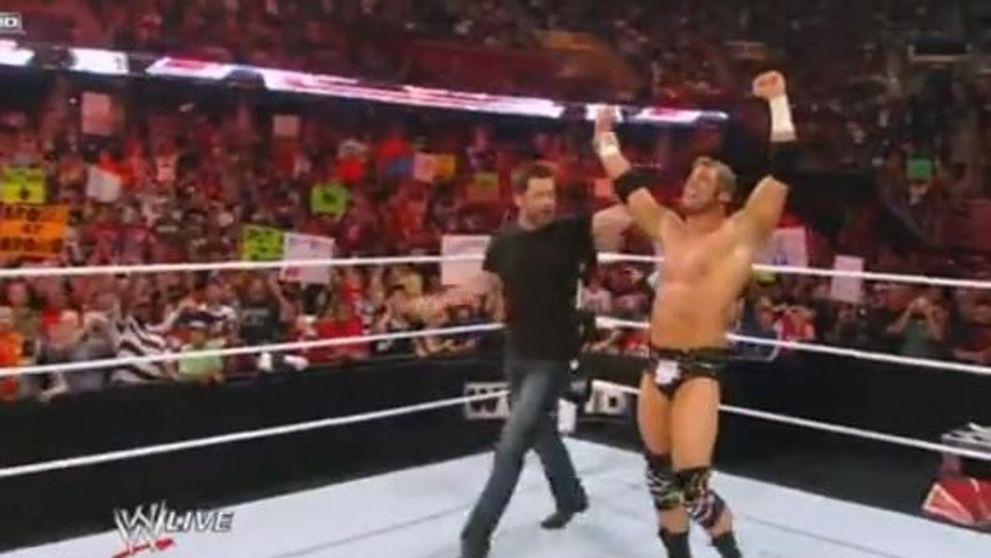 Hugh Jackman a umilit in ring un luptator profesionist. Vezi aici ce i-a facut: