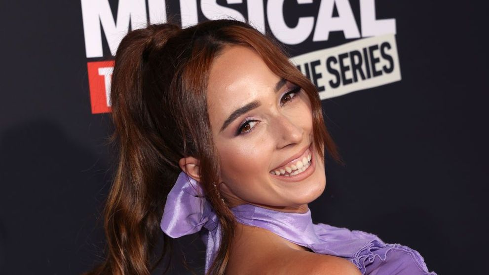 Andra Gogan a strălucit pe covorul roșu la premiera serialului High School Musical, de la Los Angeles