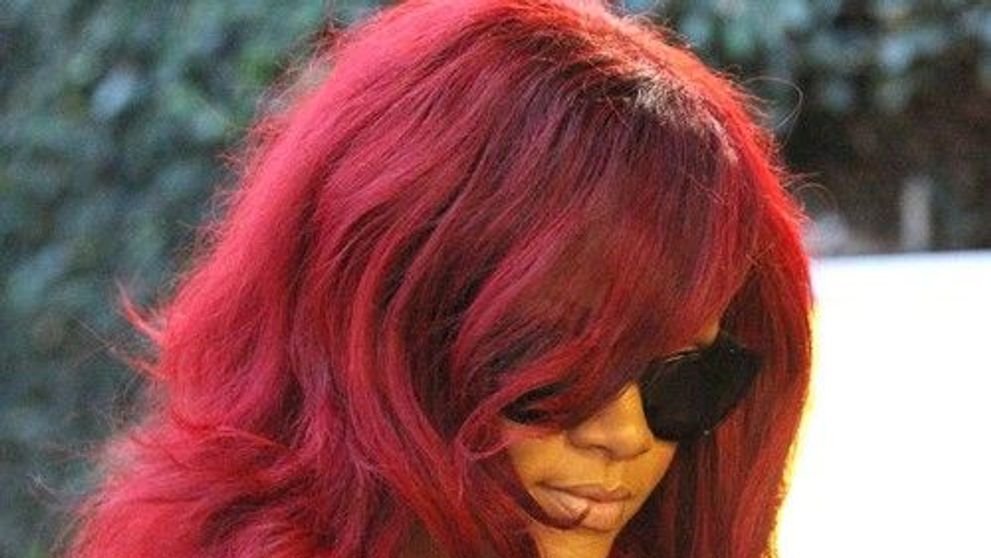 Rihanna, la cumparaturi cu pistolul la gat! FOTO