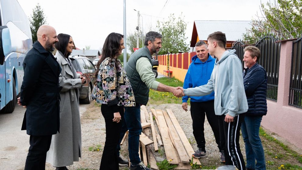 Astăzi, la 21:30, sezonul 10 Visuri la cheie începe cu o poveste de neratat: Casa noastră a luat foc