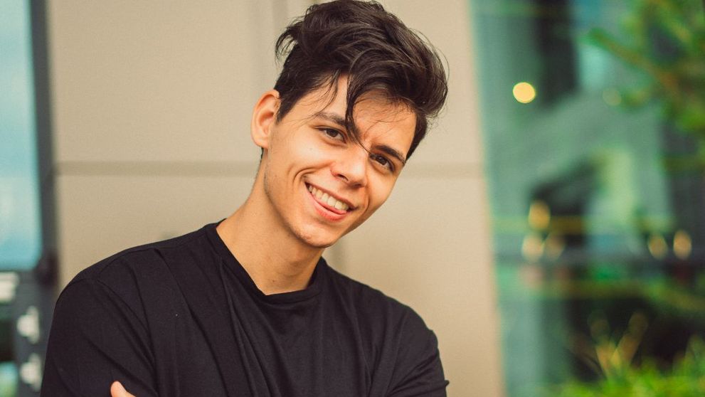 Gospodar fără pereche are acum o nouă melodie de generic. Emilian cântă pentru 