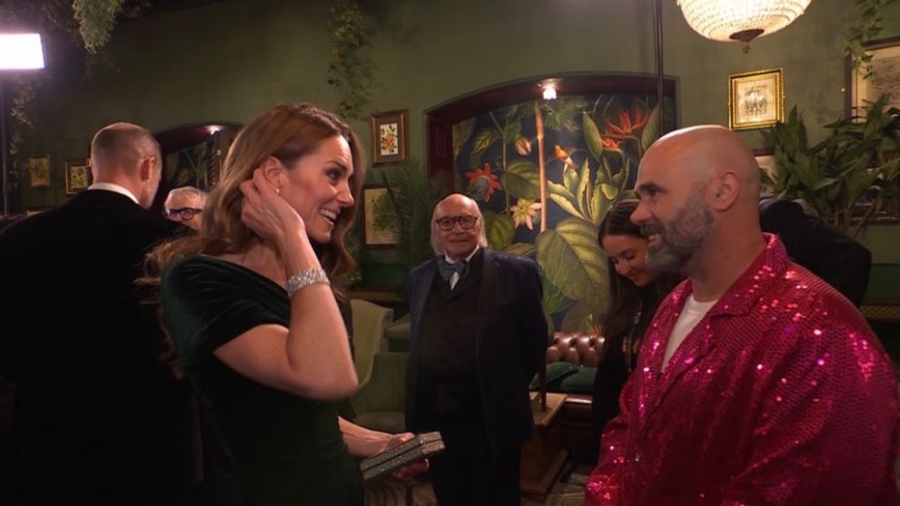Adrian Stoica și Hurricane, invitați de Familia Regală Engleză, pe scena de la Royal Albert Hall cu spectacolul lor de “dog comedy show”