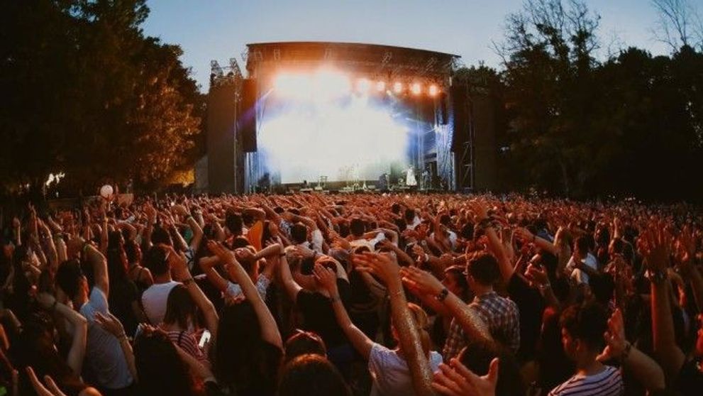 Dă-ți întâlnire cu persoana iubită la Untold, Summer Well sau Afterhills. Cum câștigi invitații