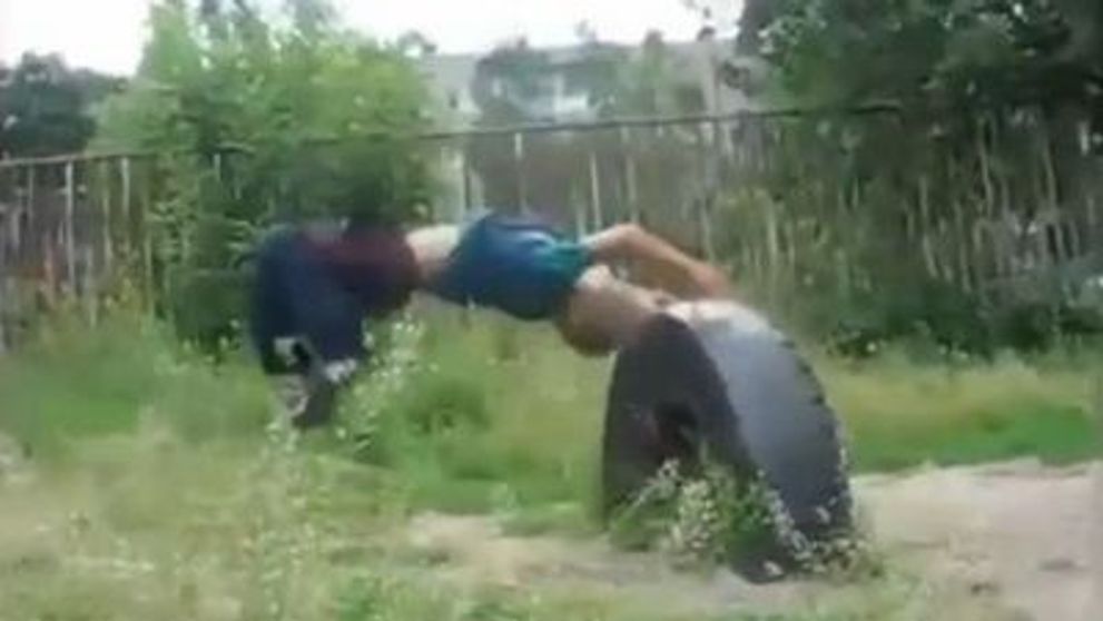 Parkour hardcore! Uite cum se antreneaza un pusti! VIDEO