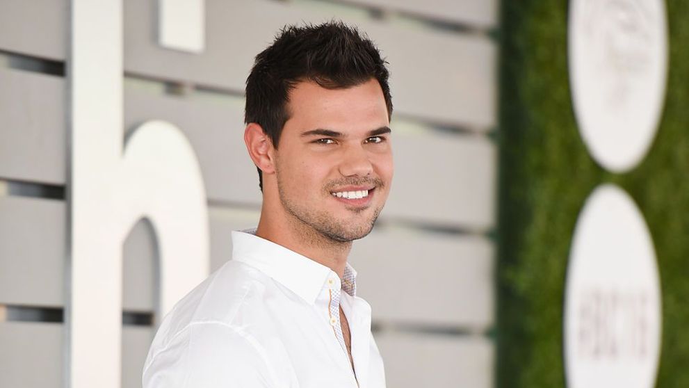 Taylor Lautner, actorul din “Twilight”, și-a cerut iubita de nevastă. Cum arată și cu ce se ocupă tânăra