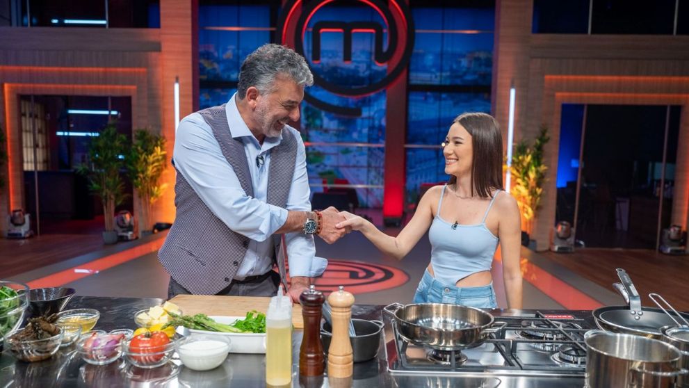 Mimi gătește alături de Chef Joseph Hadad. „E mai grea decât mine tigaia asta”