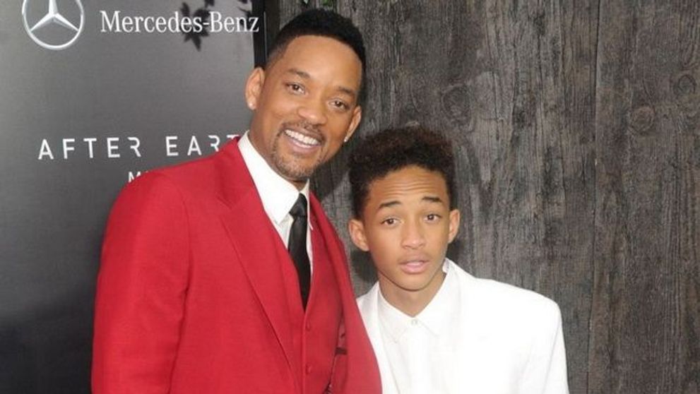 Jaden Smith, atent si protector cu iubita lui. Cum a fost surprins actorul din Karate Kid alaturi de blonda superba