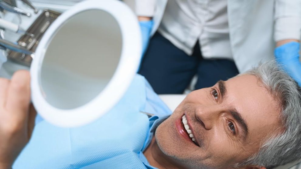 (P) Recuperarea dupa implant dentar. Recomandări de la Dr. Florin Lupu