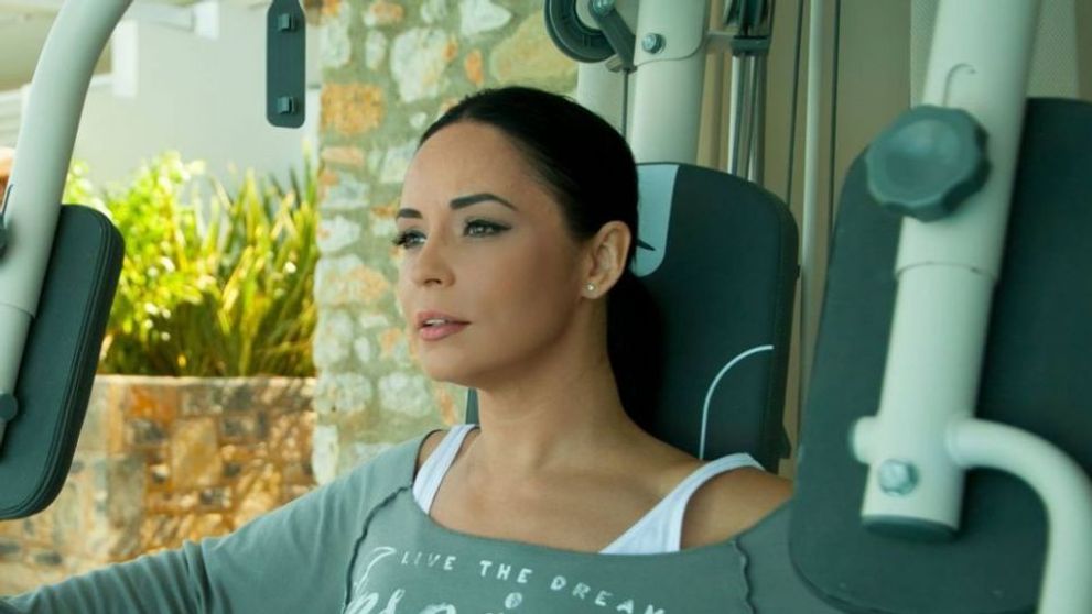 Andreea Marin, una dintre cele mai sexy aparitii din acest an. Vedeta si-a etalat silueta intr-o rochie eleganta