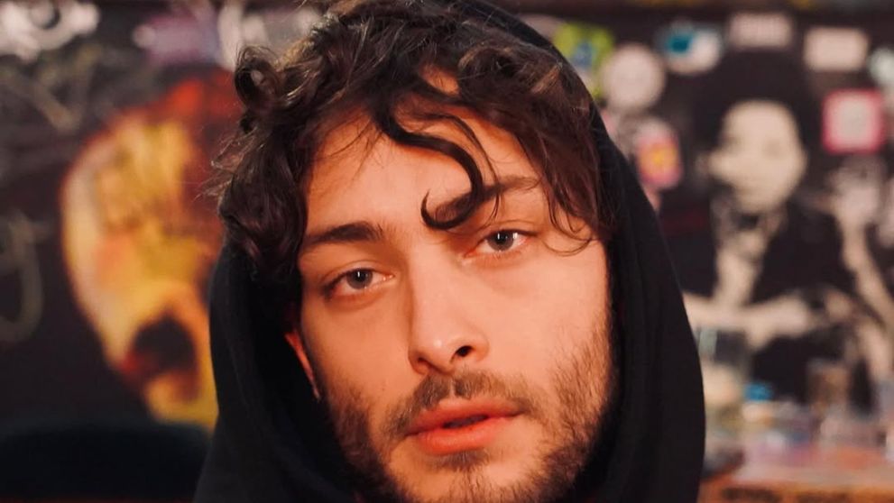 Cum arată mama lui Toto Dumitrescu la 50 de ani. A fost fotomodel de top în anii ’90 și era cunoscută drept „Monica Bellucci de România”
