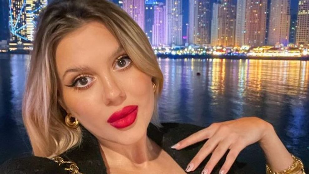 Emily Burghelea a pozat în lenjerie intimă pentru Victoria’s Secret. „Cum poți fi atât de frumoasă!”, i-au comentat fanii