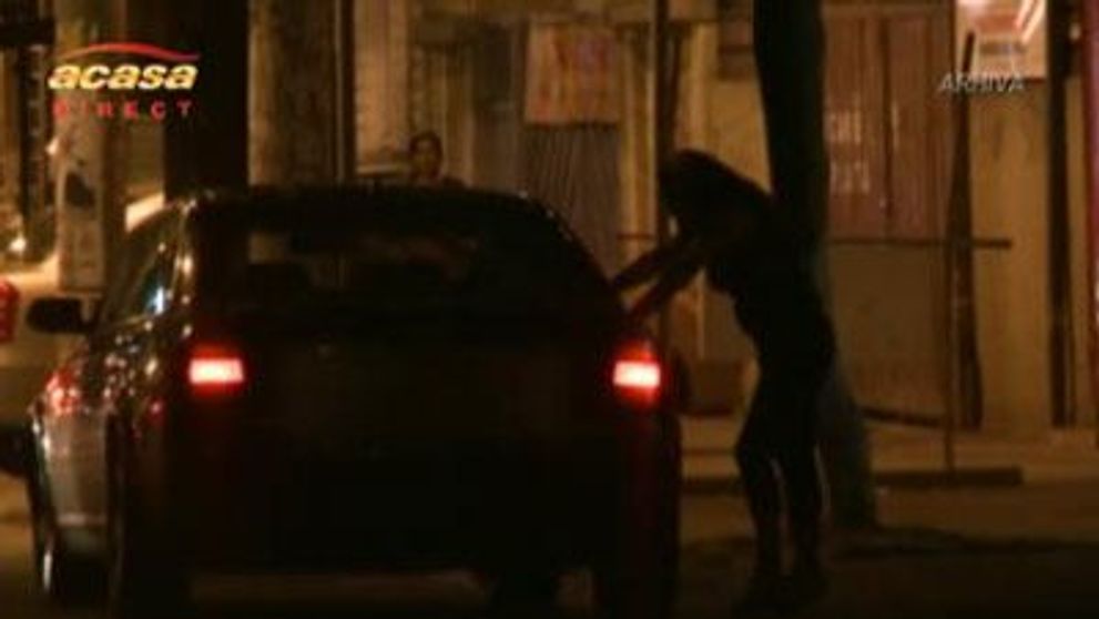 Minorele romance sunt la mare cautare in strainatate. Afla cum reusesc proxenetii sa le scoata din tara - VIDEO