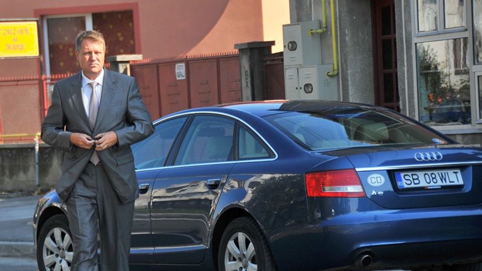 O mașină de protocol folosită de Klaus Iohannis când era primarul Sibiului a fost scoasă la licitație. Care este prețul de pornire
