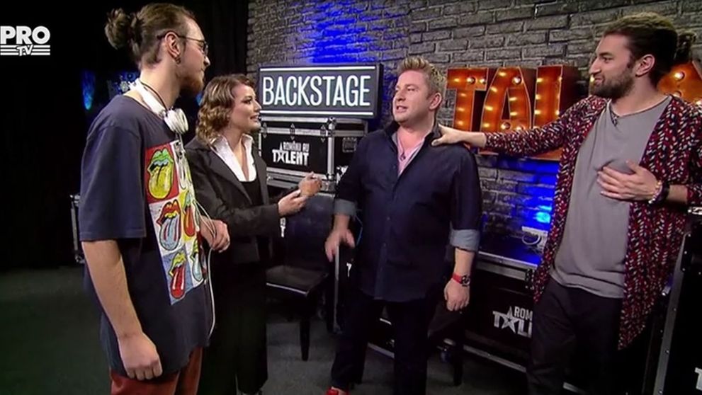 Cum a reactionat Smiley cand a vazut-o pe Laura Cosoi la Romanii au Talent. Imagini savuroase din culisele emisiunii