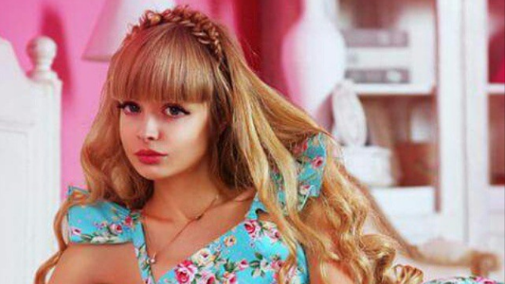 Ea e cea mai frumoasa Barbie in dimensiuni reale! Cum arata femeia care seamana leit cu papusa de plastic