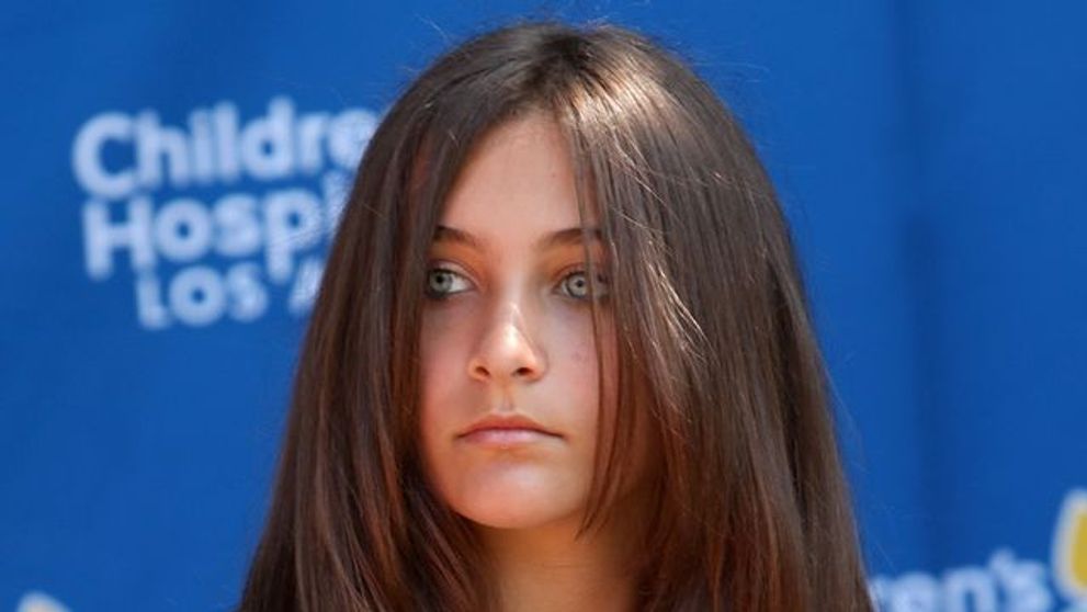 Schimbare radicala de look pentru Paris Jackson. Fiica celebrului cantaret, de nerecunoscut in cea mai recenta poza